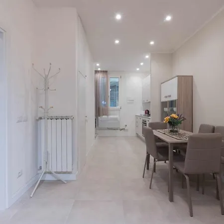 Apartament Ghibellina With 2 Bedrooms *