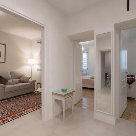 Ghibellina With 2 Bedrooms Florencja