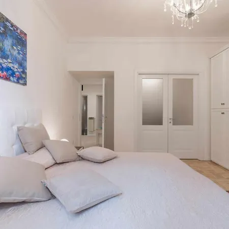 Apartament Ghibellina With 2 Bedrooms *