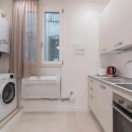 Ghibellina With 2 Bedrooms * Florencja